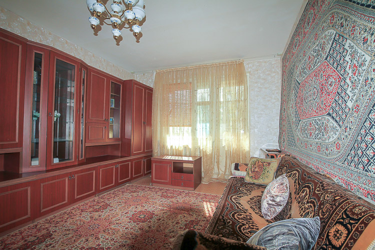 Снять недорогую квартиру на Чеканах, Кишинев: 2 комнаты, 1 спальня, 50 m²
